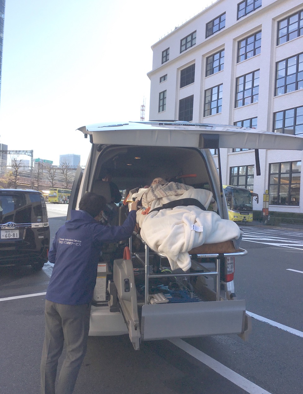 東京駅　患者搬送　長距離搬送　民間救急　介護タクシー　パス救急サービス