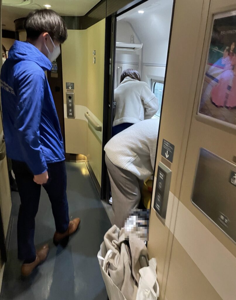 新幹線　多目的室　搬送　新幹線搬送　民間救急　患者　患者搬送　看護師