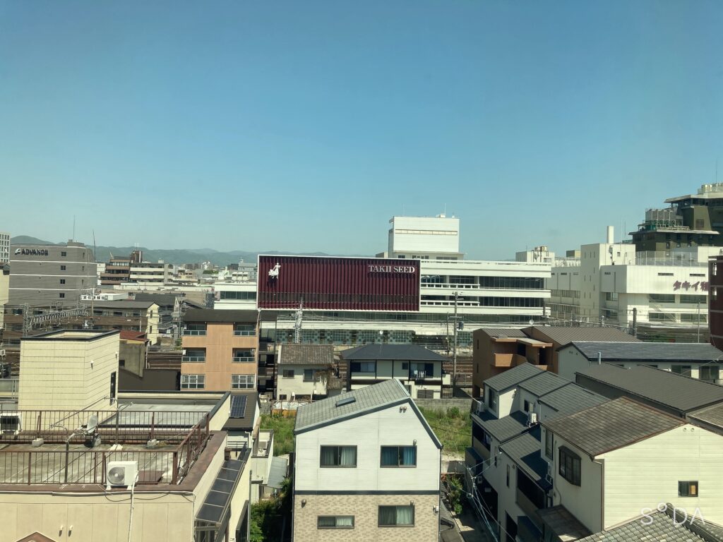 景色　新幹線　車窓